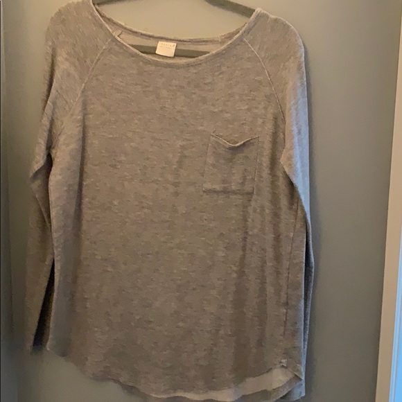 gray long sleeve shirt - Picture 1 of 2